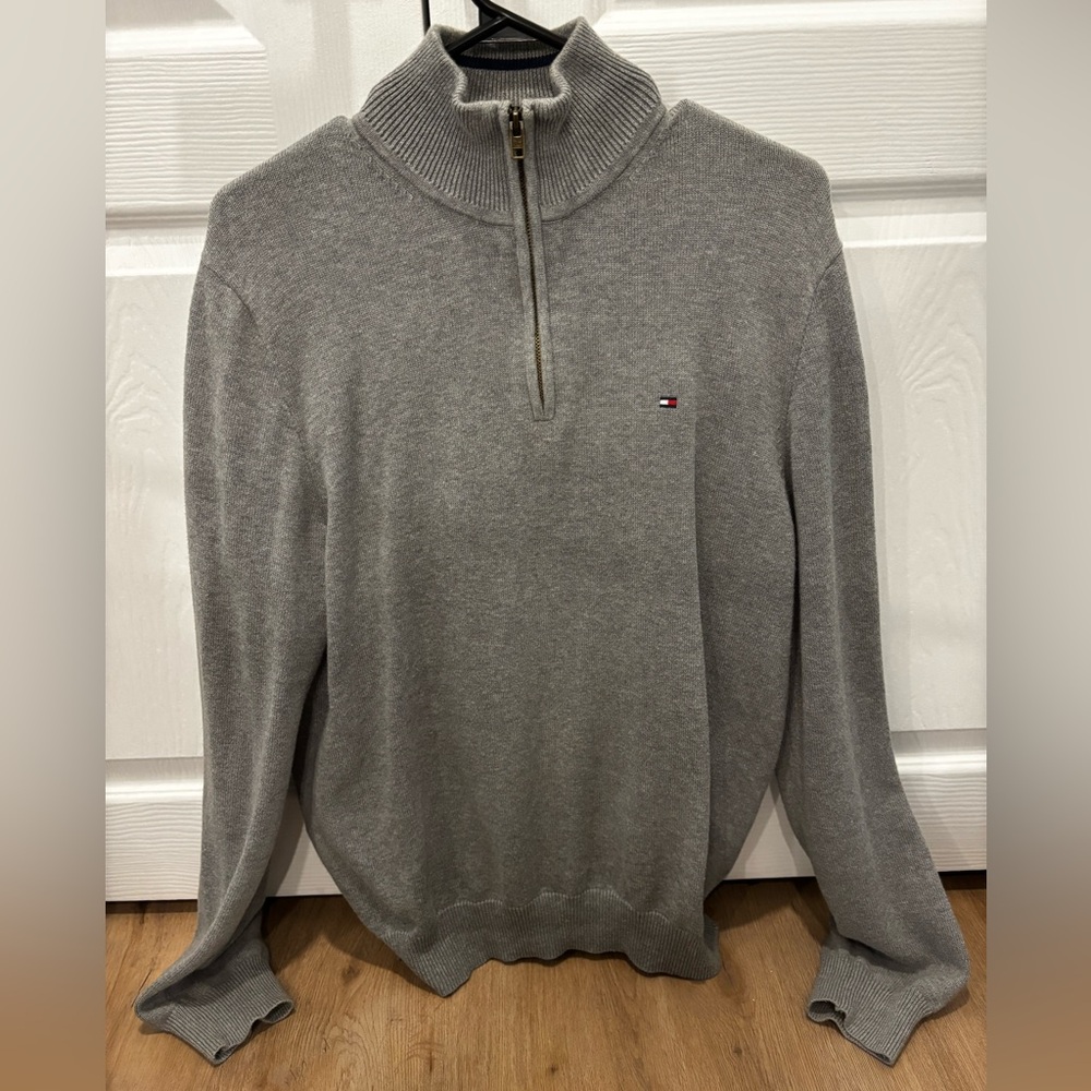 Tommy Hilfiger Men's Quarter Zip Sweater in Gray